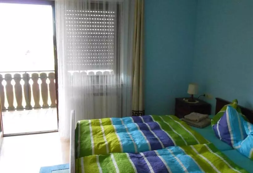 Hotelli Pension Weinhaus Unger