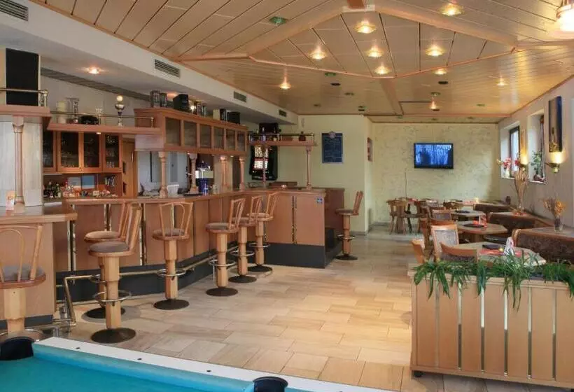 Hotelli Pension Weinhaus Unger