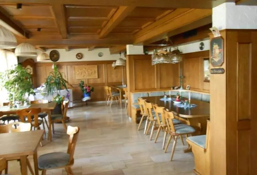 Hotelli Pension Weinhaus Unger