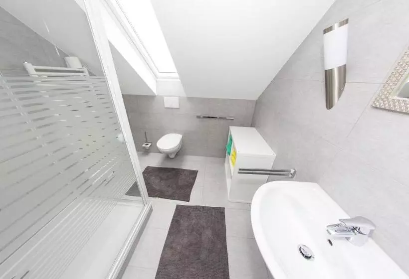 Hotelli Pension Weinsberger Tal