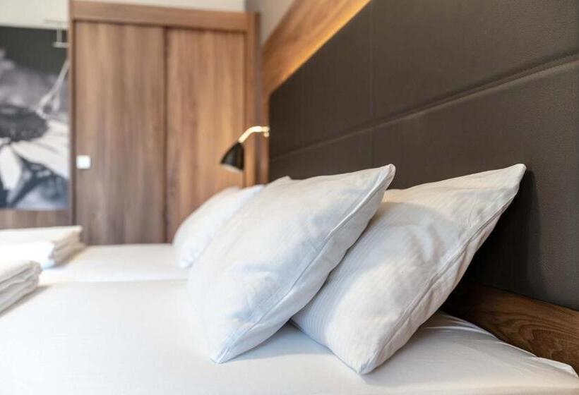 酒店 Restaurant Sonne