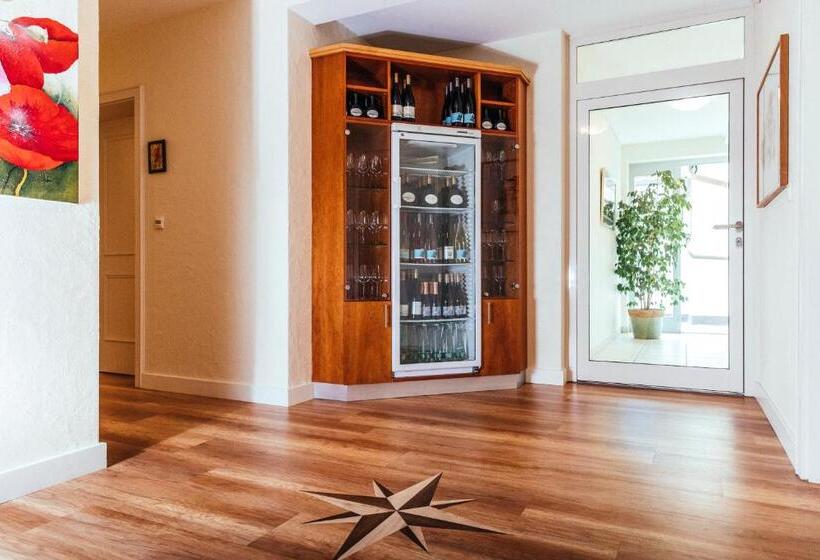 בית מלון כפרי Weingut Pastoriushaus   Artur Steinmann