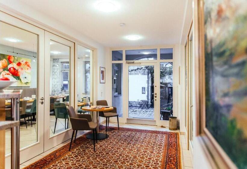 בית מלון כפרי Weingut Pastoriushaus   Artur Steinmann