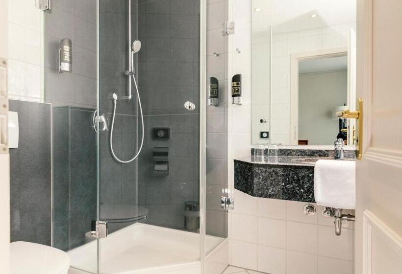 בית מלון כפרי Weingut Pastoriushaus   Artur Steinmann