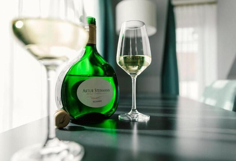 בית מלון כפרי Weingut Pastoriushaus   Artur Steinmann