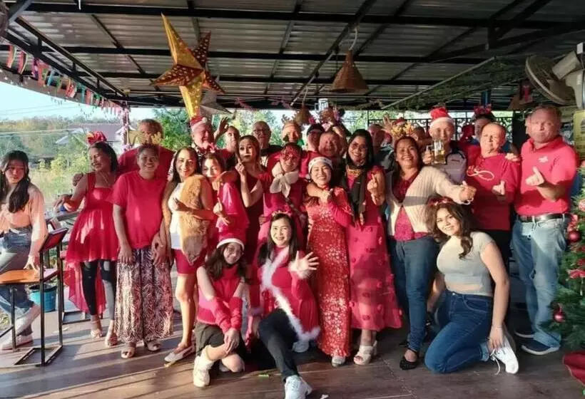 Aamiaismajoitus (B&B) Bkl Happy World