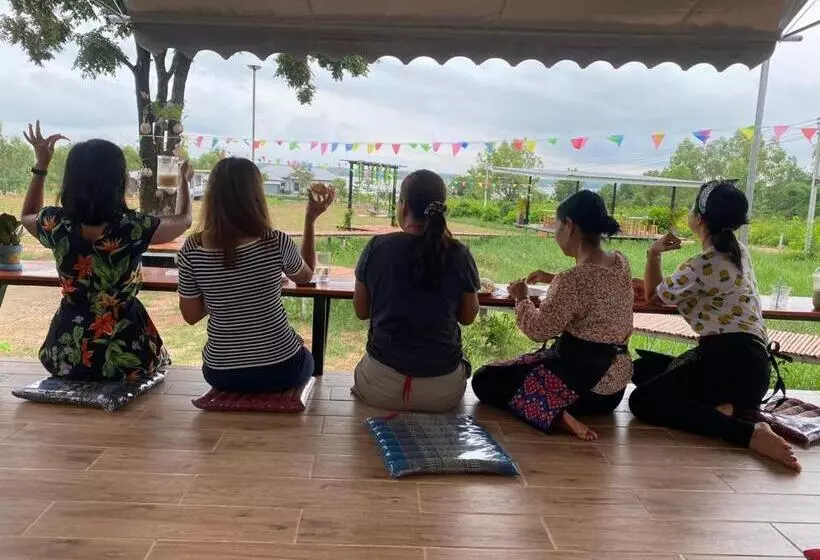 Aamiaismajoitus (B&B) Bkl Happy World