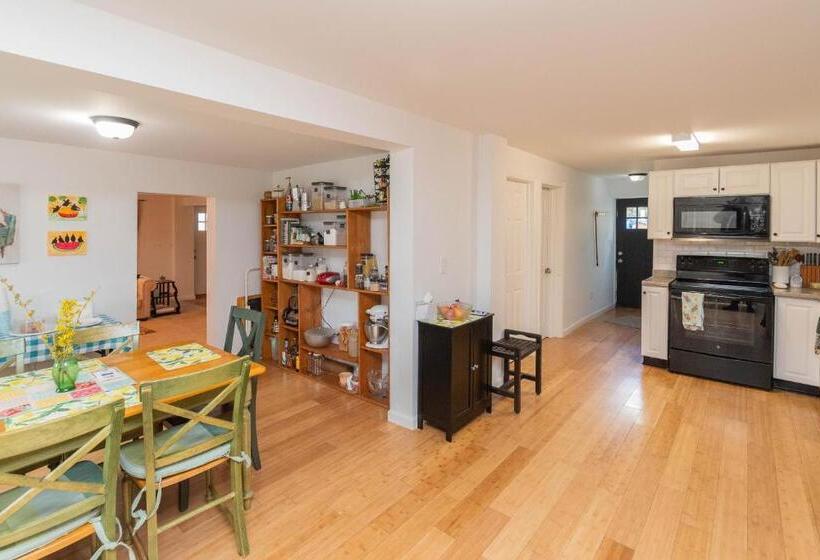 Bed and Breakfast Cozy Creek Inn