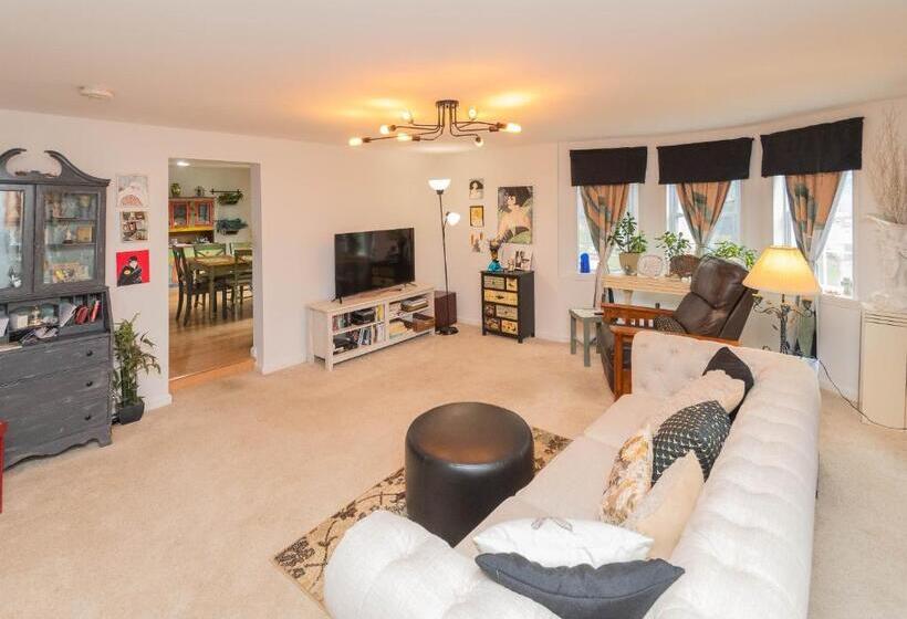 Bed and Breakfast Cozy Creek Inn