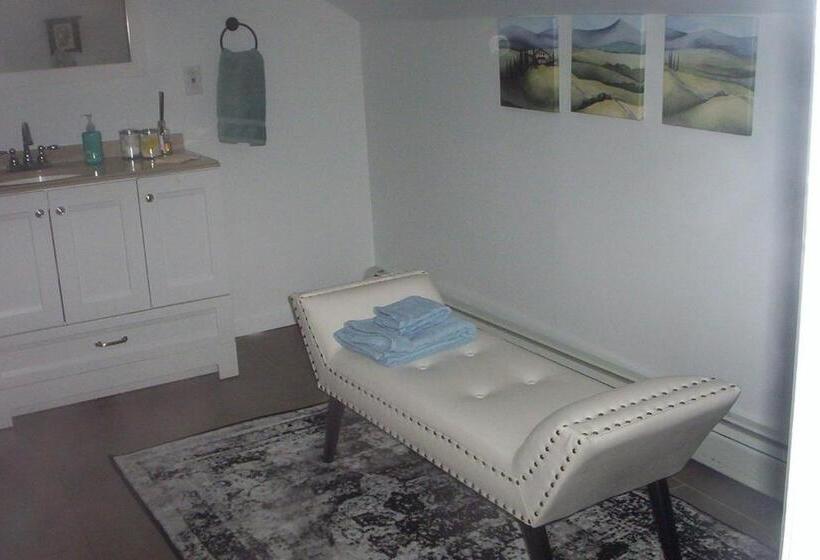 Bed and Breakfast Cozy Creek Inn