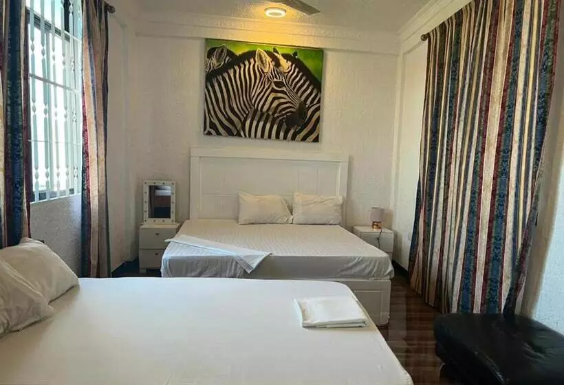تختخواب و صبحانه Shamanice Lodge