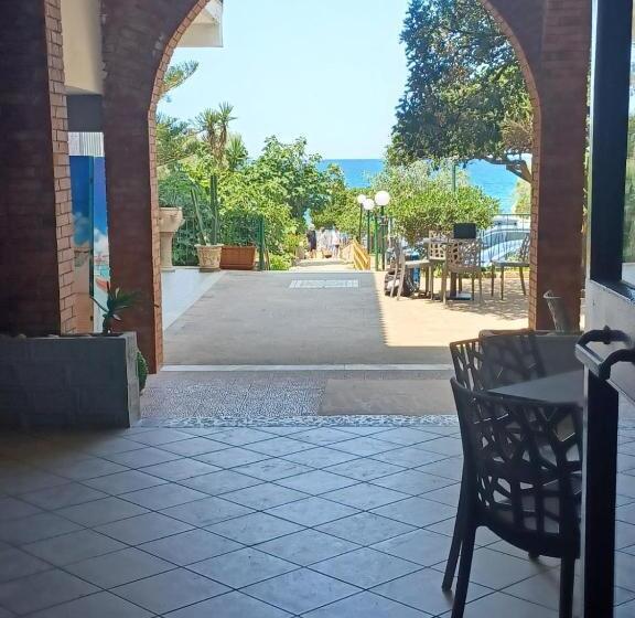 Отель Acciaroli