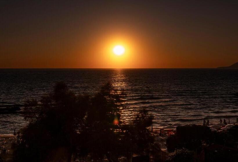 Отель Acciaroli