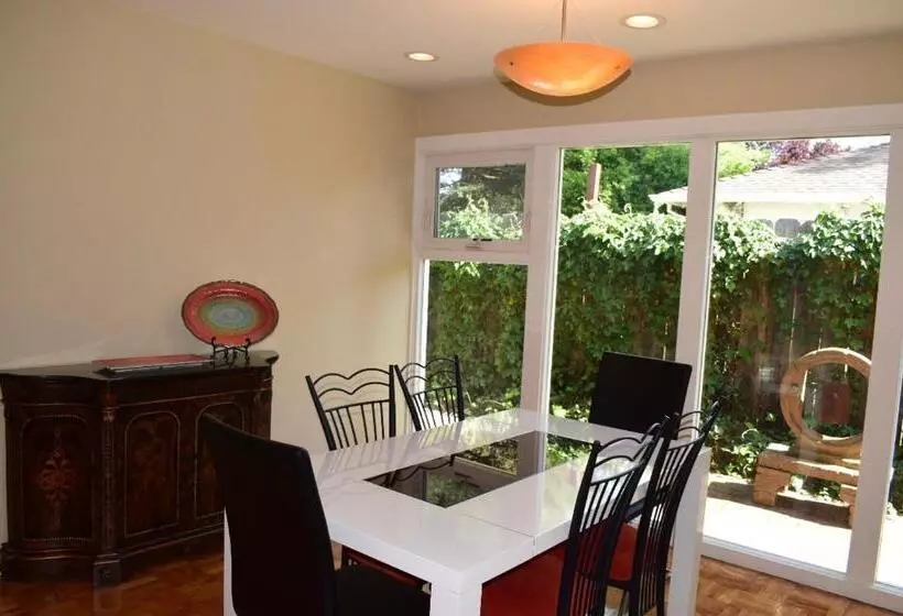 Majatalo Silicon Valley Palo Alto Stanford Prime Location