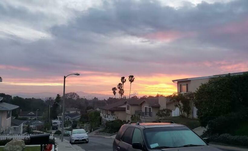 住宿加早餐 Bright And Modern Room With City Views