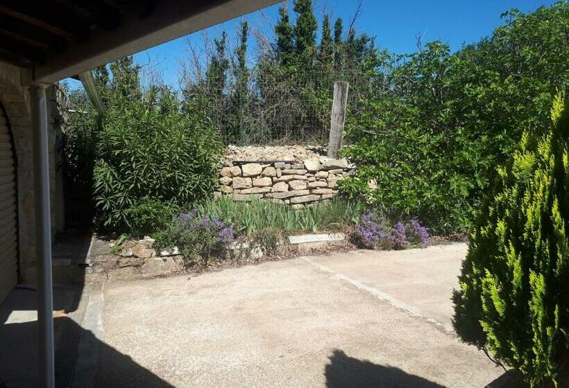 مبيت وإفطار Mas De La Berlusiere