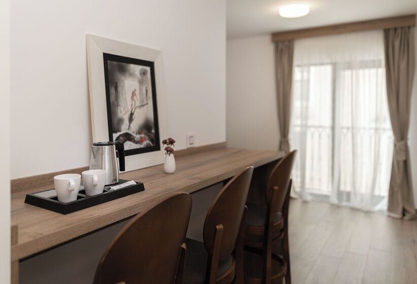 هتل Diplomat By Aycon