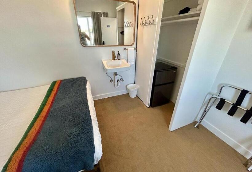 Отель Sierra Motor Lodge   A Sierra Blue