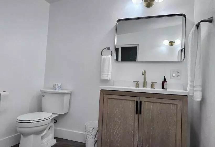 Hotelli Sierra Motor Lodge   A Sierra Blue