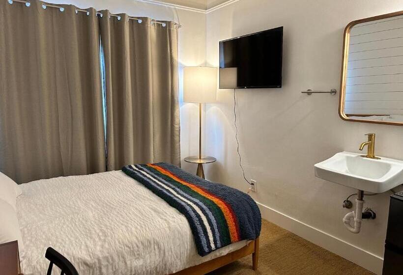 Отель Sierra Motor Lodge   A Sierra Blue