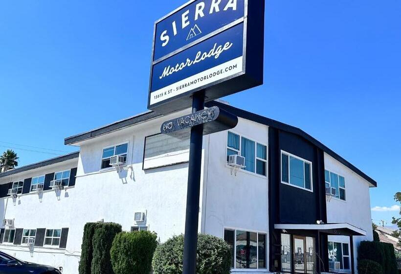 Отель Sierra Motor Lodge   A Sierra Blue