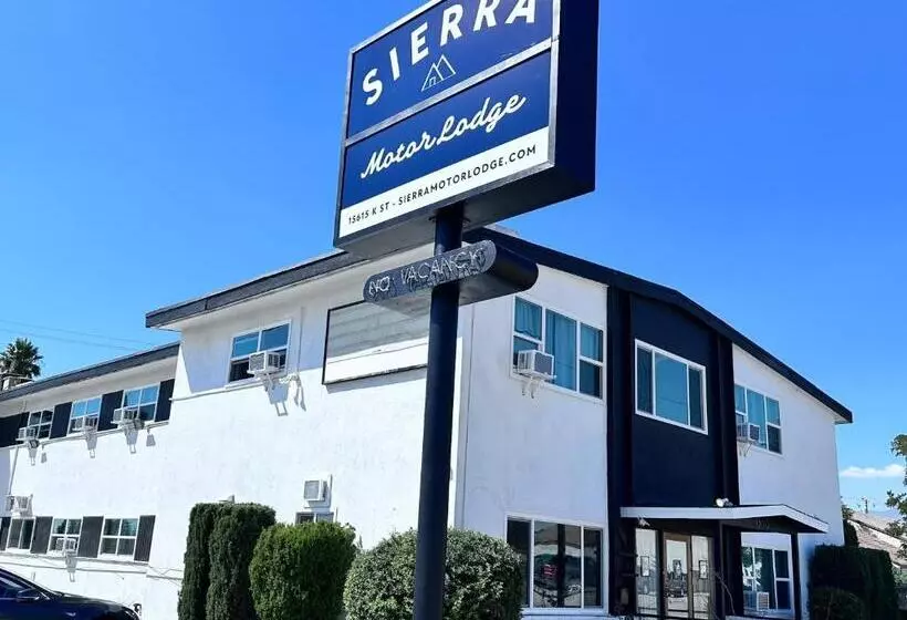 Hotelli Sierra Motor Lodge   A Sierra Blue