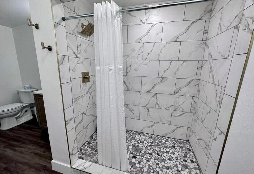 Отель Sierra Motor Lodge   A Sierra Blue