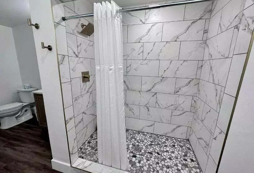 Hotelli Sierra Motor Lodge   A Sierra Blue