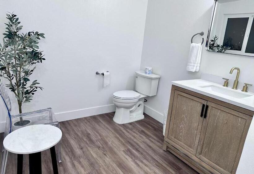 Отель Sierra Motor Lodge   A Sierra Blue