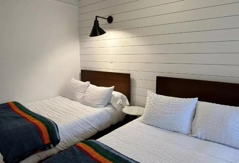 Hotelli Sierra Motor Lodge   A Sierra Blue