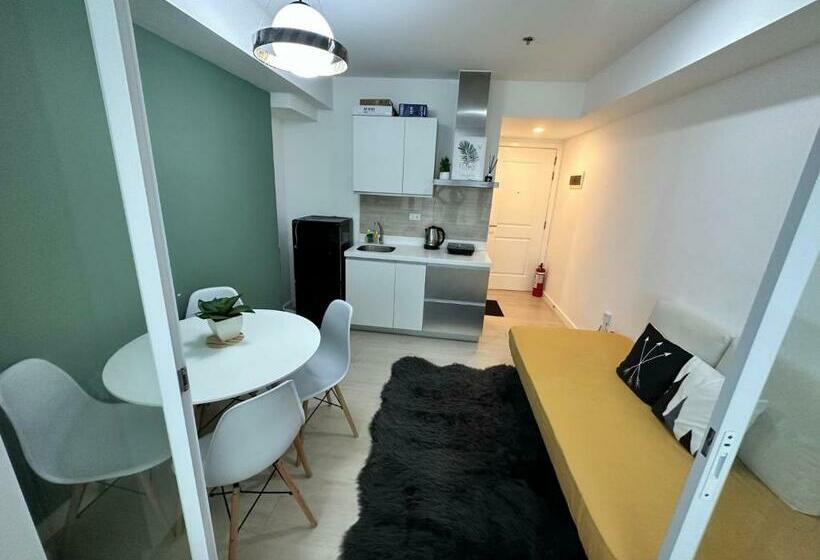 Azure Executive Room Beachview