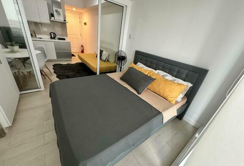 Azure Executive Room Beachview