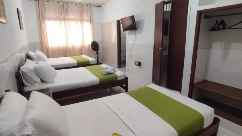 ホテル Luna Verde