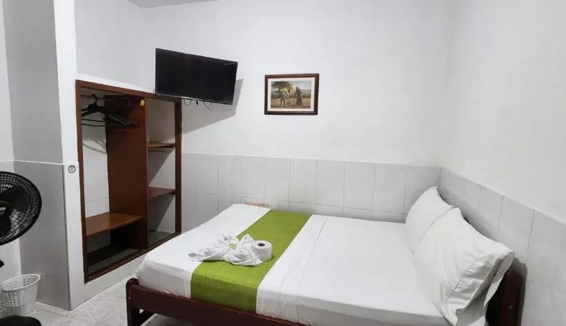 ホテル Luna Verde