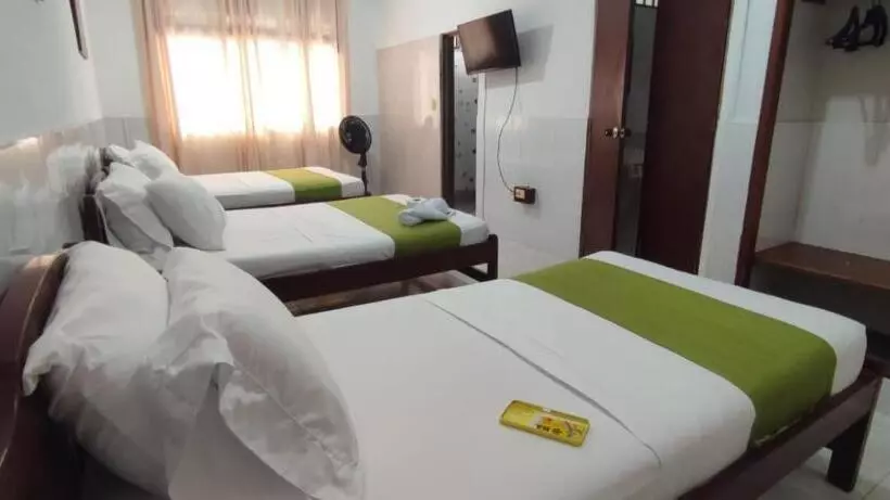 ホテル Luna Verde