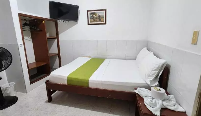 ホテル Luna Verde