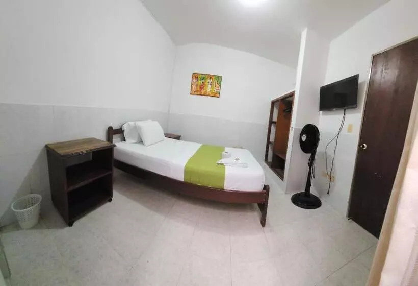 ホテル Luna Verde