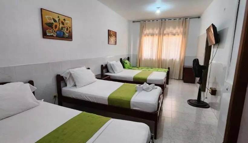 ホテル Luna Verde