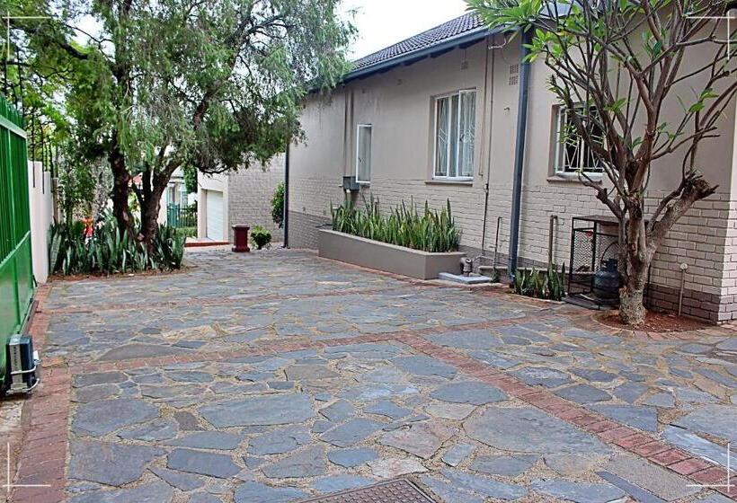 Pension The Global Link Hub