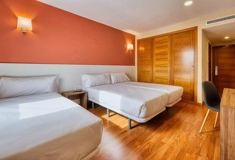 Hotelli Checkin Madrid Móstoles