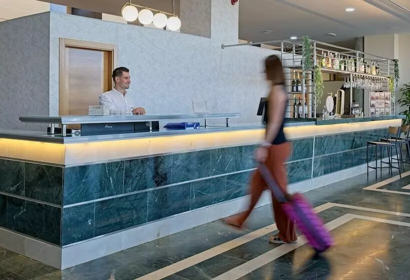 Hotelli Checkin Madrid Móstoles