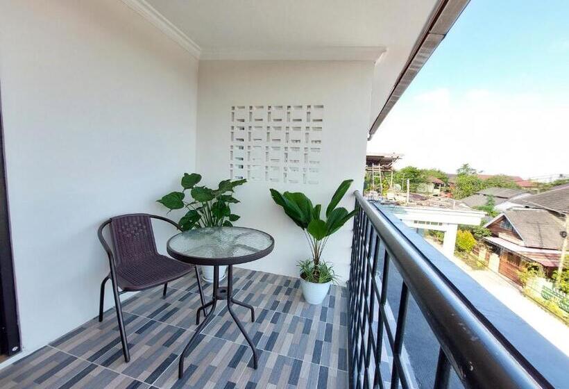 בית מלון כפרי Nines Residence Balikpapan