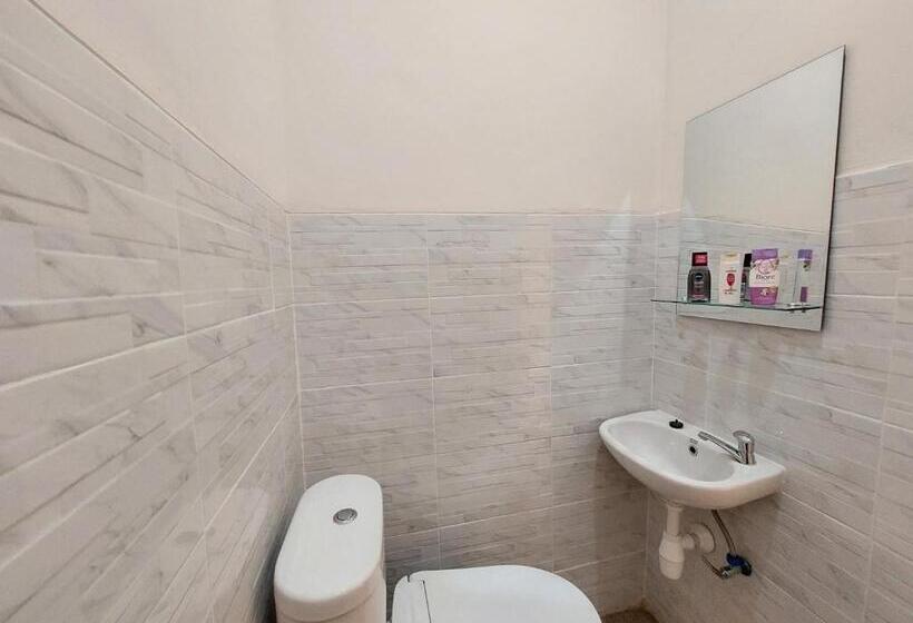 בית מלון כפרי Nines Residence Balikpapan