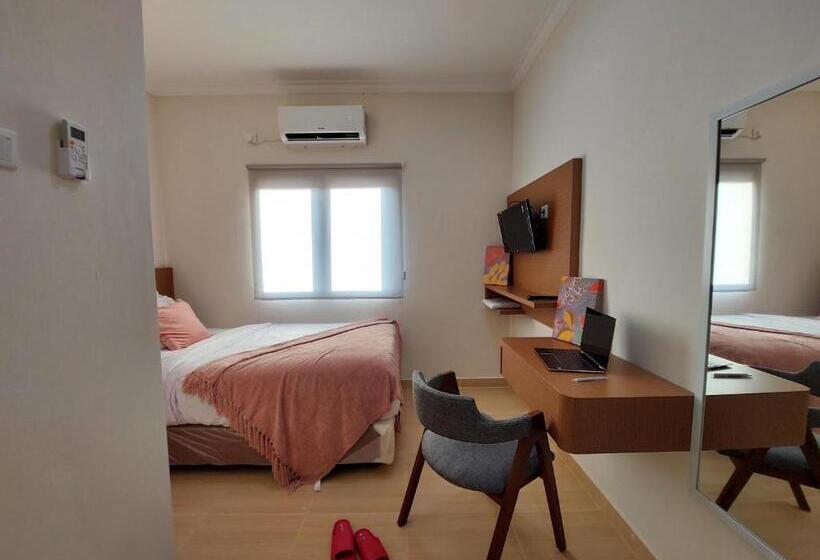 בית מלון כפרי Nines Residence Balikpapan