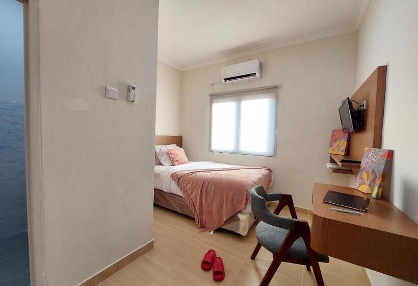 בית מלון כפרי Nines Residence Balikpapan