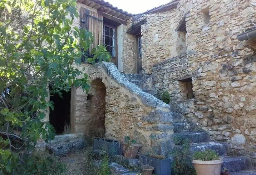 Majatalo Le Jas Des Aiguiers