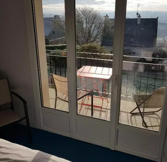 تختخواب و صبحانه Les Balcons Du Trégor
