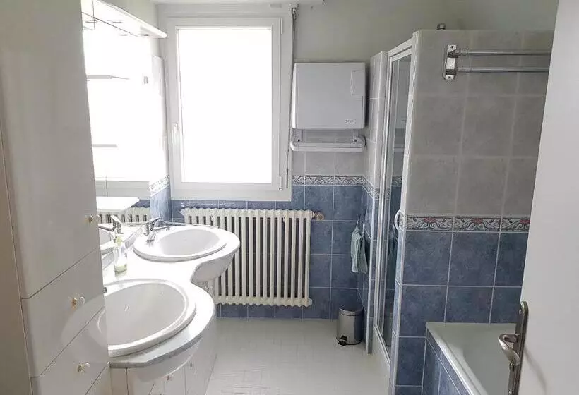 تختخواب و صبحانه Les Balcons Du Trégor