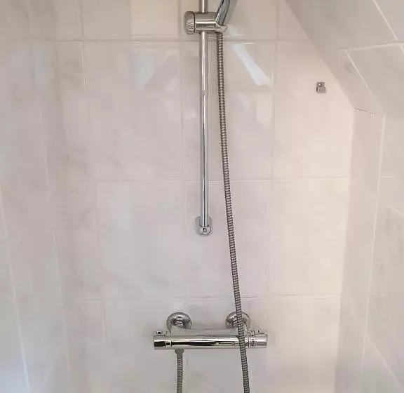 تختخواب و صبحانه Les Balcons Du Trégor