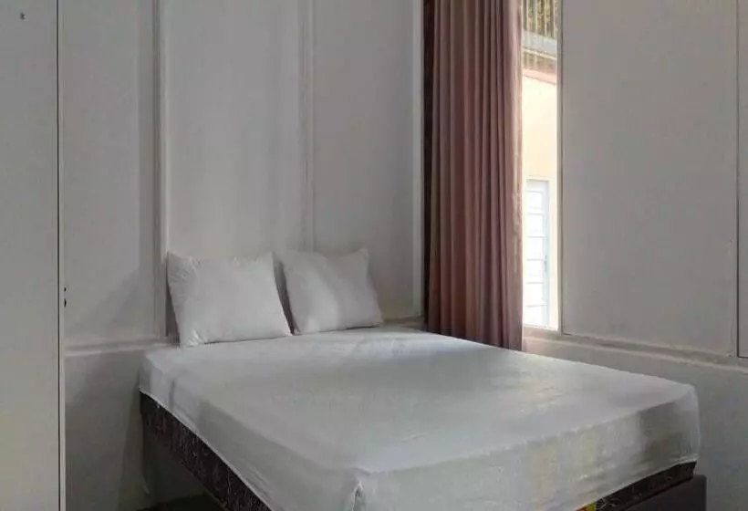 Hotelli Spot On 92544 Senja Homestay